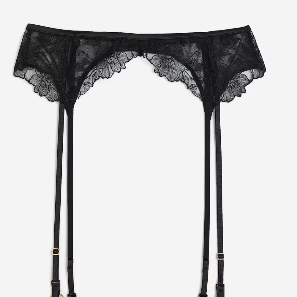 H&M Black Floral Lace Garter Belt
